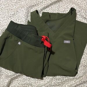 FIGS DARK OLIVE! Scrub Set